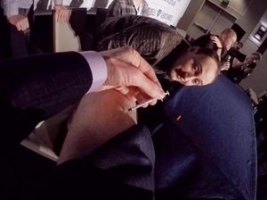 Bikin Heboh, CEO Perusahaan Live Stream Suntikkan Vaksin Tak Teruji Bikin Heboh, CEO Perusahaan Live Stream Suntikkan Vaksin Tak Teruji