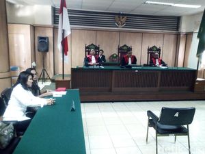 Soal Hak Asuh Anak, Adik: Diusahakan ke Pak Ahok