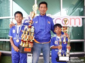 Jadi Pelatih Sepakbola untuk Anak Sendiri Itu Bukan Hal Mudah Lho