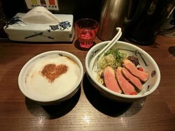 Sambut Valentine, Resto Ini Buat Sajian Ramen dengan Celupan ​Saus Cokelat​