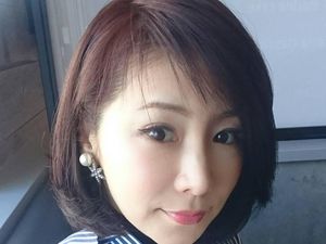 Tampil Seperti Remaja, Kamu Nggak Akan Sangka Model Cantik Ini Berusia 50