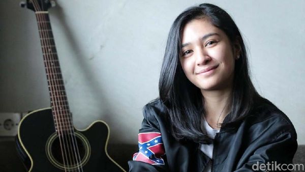 Intip Serunya Latihan Nyanyi Mikha Tambayong