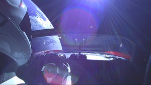 Melihat Perjalanan Starman dan Mobil Tesla Mengorbit di Mars