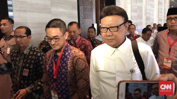 Zumi Zola: Saya Tetap Jalankan Tugas Sebagai Gubernur