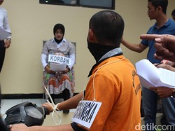 Pembunuh Ibu Hamil di Garut Peragakan 16 Adegan Rekonstruksi
