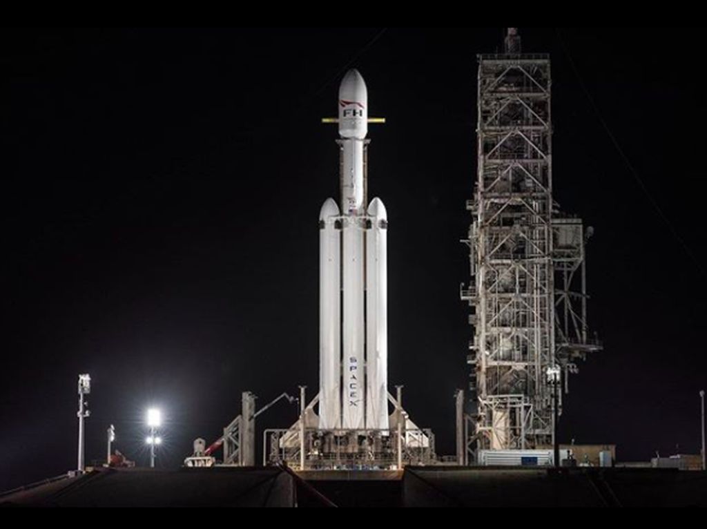 NASA Siapkan Roket Perkasa Tandingan Falcon Heavy NASA Siapkan Roket Perkasa Tandingan Falcon Heavy