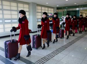 Gaya Cheerleader Korea Utara Saat Tiba di Korsel