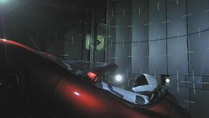 Elon Musk Jadi Admin SpaceX Selama Peluncuran Falcon Heavy