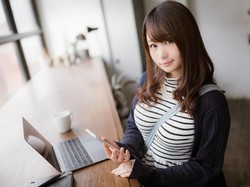 Ada-ada Saja, Kafe Belahan Dada di Jepang