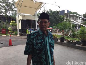 Wali Kota Mojokerto Tersangka Suap APBD Diperiksa KPK Wali Kota Mojokerto Tersangka Suap APBD Diperiksa KPK