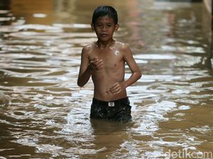 Warga Kebon Pala Jaktim Kembali Kebanjiran