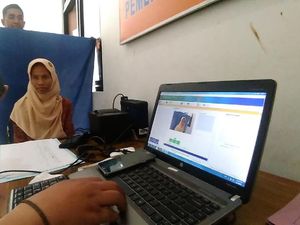 Penghuni Liponsos Keputih Rekam Data e-KTP, Ini Kesulitannya Penghuni Liponsos Keputih Rekam Data e-KTP, Ini Kesulitannya