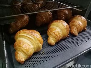 Begini Proses Pembuatan Croissant Enak di Kafe Kekinian