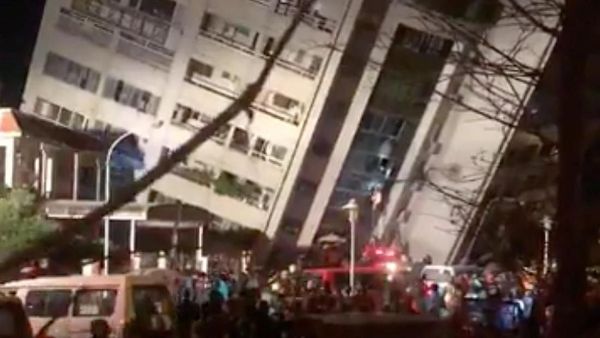 Foto: Bangunan Rusak dan Miring Setelah Gempa 6,4 SR Guncang Taiwan