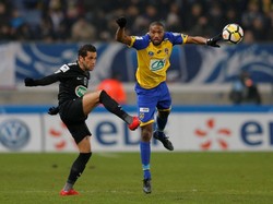 Saat Dani Alves Jadi Kiper Dadakan PSG