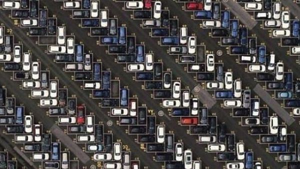 Fokus! Benda-benda Ini Disusun Sangat Rapi, Konon Malah Bikin Pusing