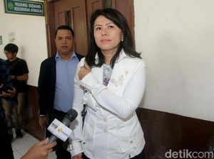 Bukti Kedekatan Vero dan Julianto Tio akan Dibeberkan di Sidang Bukti Kedekatan Vero dan Julianto Tio akan Dibeberkan di Sidang