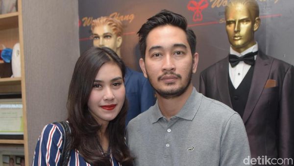 Siap Nikah! Syahnaz-Jeje Fitting Baju Pengantin