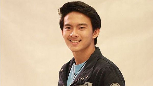Gantengnya Gusti Ryhan, Anak Farhat Abbas yang Tak Diakui