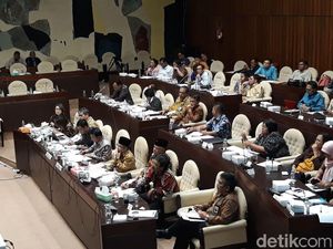 Titip ke Moeldoko, Gerindra Minta Menteri Jokowi Tak Rangkap Jabatan Titip ke Moeldoko, Gerindra Minta Menteri Jokowi Tak Rangkap Jabatan