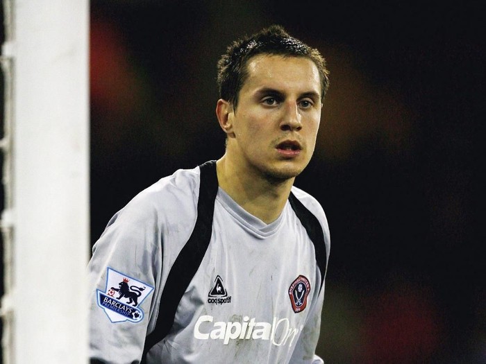 SHEFFIELD, UNITED KINGDOM - DECEMBER 30:  Phil Jagielka of Sheffield United protects his goal after standing in for injured goal keeper Paddy Kenny in goal during the Barclays Premiership match between Sheffield United and Arsenal at Bramall Lane on December 30, 2006 in Sheffield, England.  (Photo by Shaun Botterill/Getty Images)