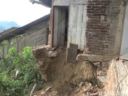 Tanah Gerak di Pemukiman, Puluhan Warga di Banjarnegara Mengungsi