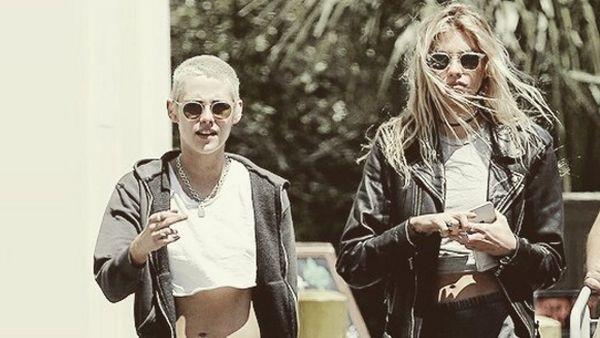 Seksinya Stella Maxwell, Pacar Sejenis Kristen Stewart