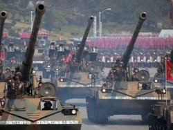 Jelang Olimpiade Musim Dingin di Korsel, Korut Gelar Parade Militer