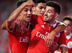 Klub Portugal lain, Benfica, tak mau kalah dengan 37 gol dari trio Jonas Gonçalves Oliveira (25), Eduardo Salvio (7), dan Pizzi Fernandes (5). Jonas secara khusus adalah raja gol liga Portugal saat ini dengan 25 gol dari 21 laga. (Foto: PATRICIA DE MELO MOREIRA/AFP PHOTO)