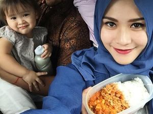 Dimasakin Hanung Bramantyo dan Makan Bareng Putrinya, Bikin Zaskia Mecca Bahagia!