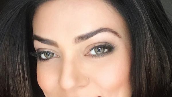 Foto: Pesona 11 Aktris Bollywood Tetap Menawan dan Awet Muda di Usia 40-an