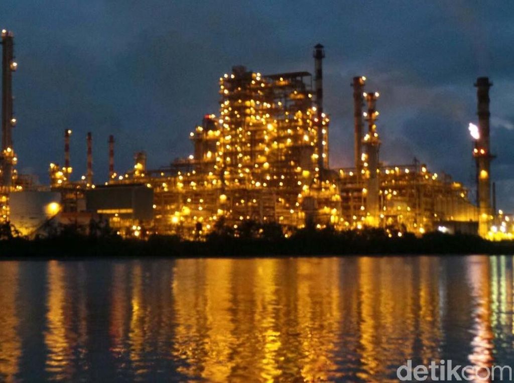 Presiden Jokowi Gencar Bangun Infrastruktur, Aspalnya dari Sini Lho Presiden Jokowi Gencar Bangun Infrastruktur, Aspalnya dari Sini Lho