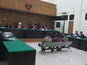 Wali Kota Cilegon Nonaktif Iman Ariyadi Didakwa Terima Suap Rp 1,5 M Wali Kota Cilegon Nonaktif Iman Ariyadi Didakwa Terima Suap Rp 1,5 M