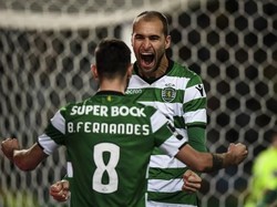 Klub Portugal Sporting memiliki trio berisikan Bas Dost, Bruno Fernandes, dan Gelson Martins yang sudah mengoleksi 36 gol di kompetisi antarklub Eropa. Rinciannya adalah Dost 21, Fernandes 9, Martins 6. (Foto: PATRICIA DE MELO MOREIRA/AFP PHOTO)