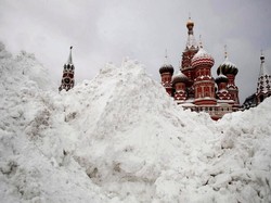 Salju Tebal Selimuti Kota Moskow