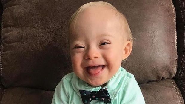 Tahukah Bunda Persamaan Nenek dan Bayi Ini?