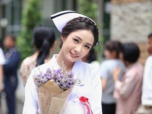 15 Pesona Perawat Cantik Ini Bisa Buat Kamu Betah di Rumah Sakit 15 Pesona Perawat Cantik Ini Bisa Buat Kamu Betah di Rumah Sakit