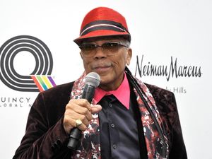 Penyebab Kematian Quincy Jones Terungkap Penyebab Kematian Quincy Jones Terungkap