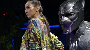Foto: Intip Koleksi Busana Bertema Black Panther Karya Desainer Indonesia