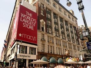 Macys Jadi Departemen Store Pertama yang Jual Hijab di AS Macys Jadi Departemen Store Pertama yang Jual Hijab di AS