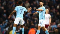 Masih di Inggris, Manchester City yang amat produktif punya sejumlah nama pemain subur. Tiga yang paling maut adalah Sergio Aguero (20), Raheem Sterling (18), dan Gabriel Jesus (10). Sudah 48 gol mereka cetak di Premier League dan Liga Champions. (Foto: Clive Brunskill/Getty Images)