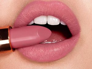 Pecinta Lipstik, Ini Perona Bibir Paling Cocok Buat Kamu Sesuai Zodiak