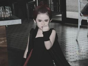 Kerennya, Kecil-kecil Sudah Jago Bergaya di Depan Kamera