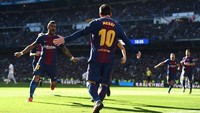 Kepergian Neymar membuat Barcelona tak lagi punya Trio MSN. Penggantinya? Ada Paulinho. Lionel Messi kini punya 23 gol, Suarez 16 gol, dan Paulinho 6 gol di La Liga dan Liga Champions. (Foto: Denis Doyle/Getty Images)