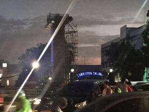 Ditabrak Mobil, Separator Busway di Cawang Mental Timpuk Pemotor