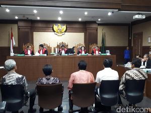 Cecar Ganjar soal Duit e-KTP, Hakim: Anda Tolak karena Kurang Besar?