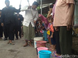 Tradisi Arak-arakan Benda Pusaka di Cirebon