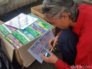 Kisah Pak Deden Penjual Tisu: Sakit, Dirampok, Ditangkap Satpol PP
