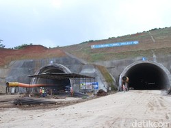 Tembus Bukit, Terowongan Tol Cisumdawu Bisa Dilewati Mudik