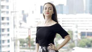 Cantik dan Mulus! Pesona Rianti Cartwright
